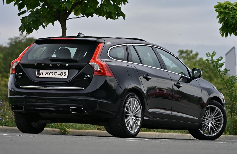 Volvo V60 Plug In Hibrid  2013 D6 4X4  - webasto / distronic etc