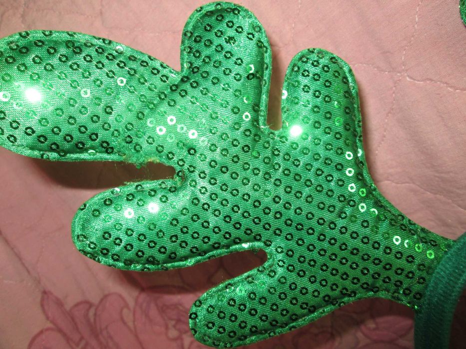 accesoriu verde simpatic cap