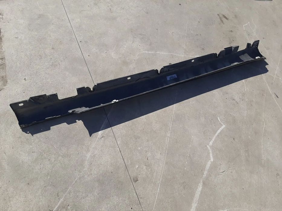 ornament prag stanga  mercedes c-class w205 avangarde  2016 a2056907102