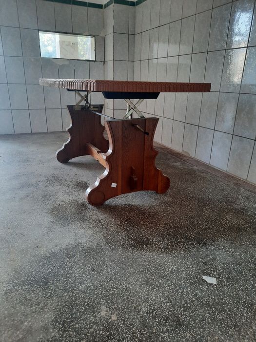 Vând mese stejar