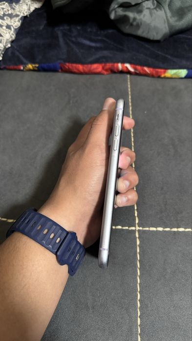 Iphone 11 64gb sotiladi