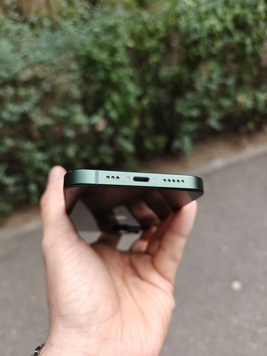 V/S iPhone 13 - 128GB