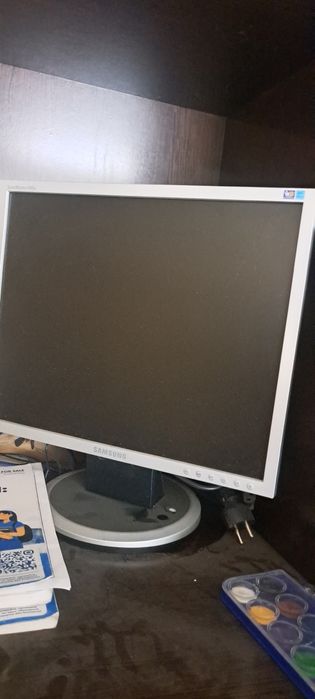 Монитор в рабочем состоянии.