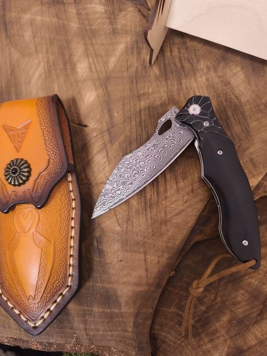 Сгъваем нож от VG10 и дамаска шарка