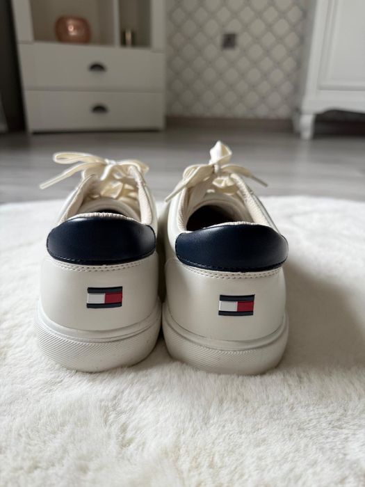 Teneși Tommy Hilfiger marimea 41