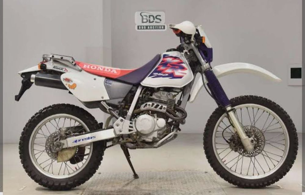 Продам мотоцикл Honda XR250