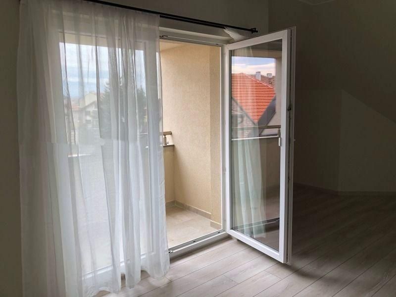 Дава се под наем Тристаен апартамент в София, Левски - 110 кв.м за 818 € - Снимка #1