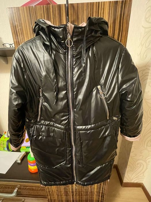 Продам куртку осеннюю детскую для девочки, р-р 140