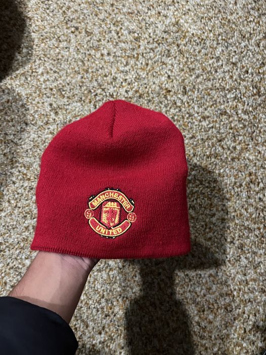 Шапка на Manchester United