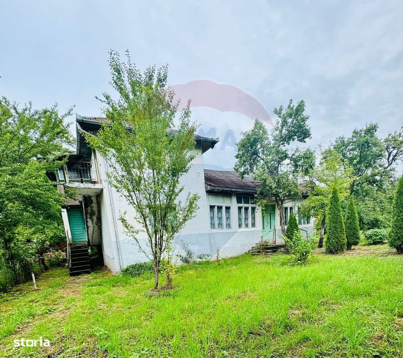 Casă / Vilă cu 5 camere de vânzare în zona Ultracentral