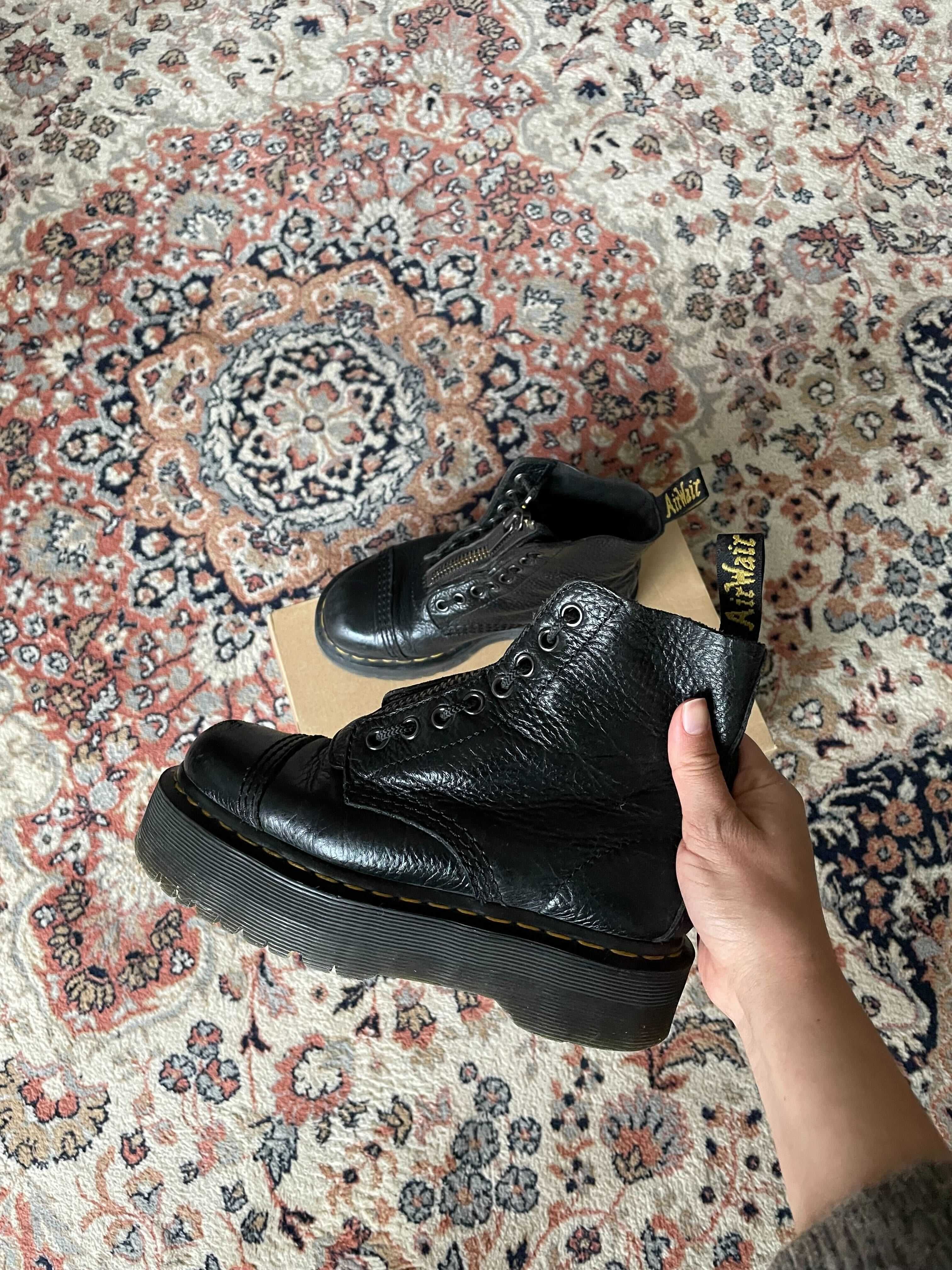 Dr. Martens Sinclair боти