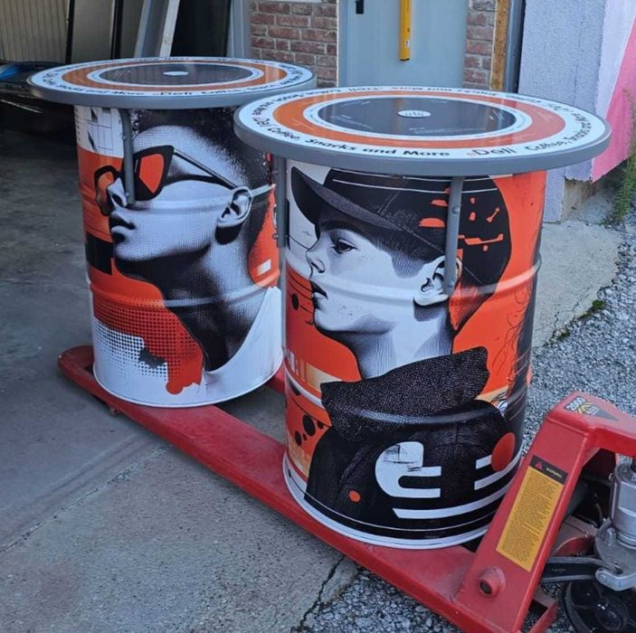 Mobilier comercial și standuri expoziționale – la comandă