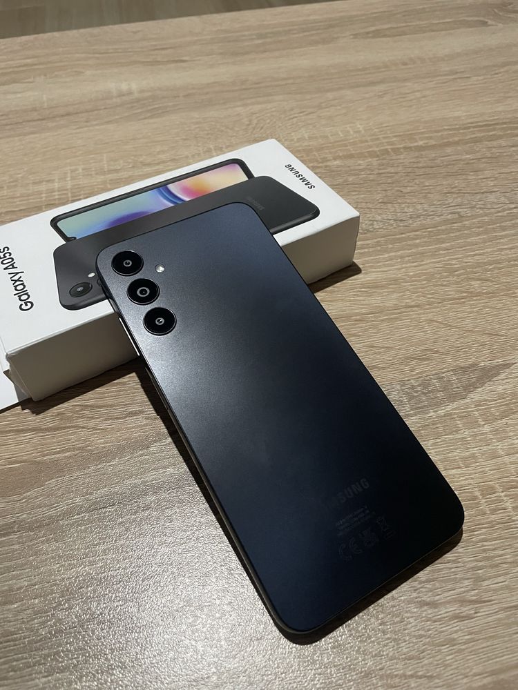 Samsung Galaxy A05s - КАТО НОВ с оригинални аксесоари