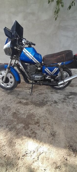 Мотоцикл восход м3 в хорошем состояние с каской в комплекте