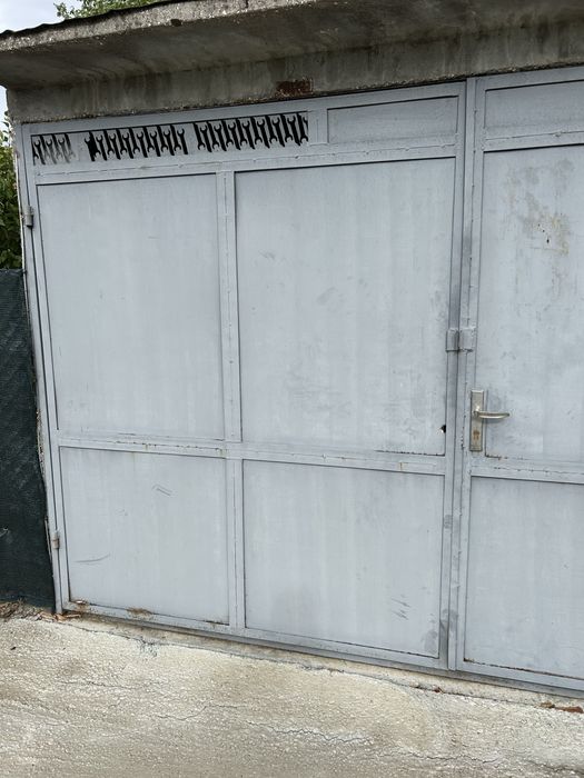 Гаражна врата метална двукрила за бетонова гаражна клетка
