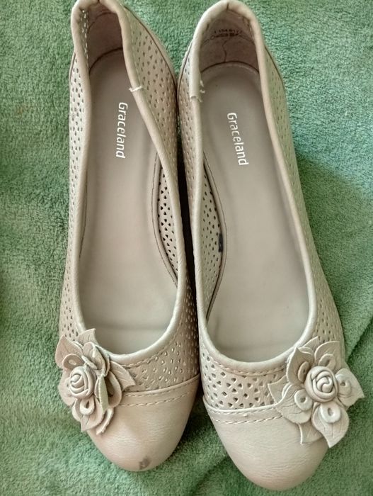 Vând pantofi dama