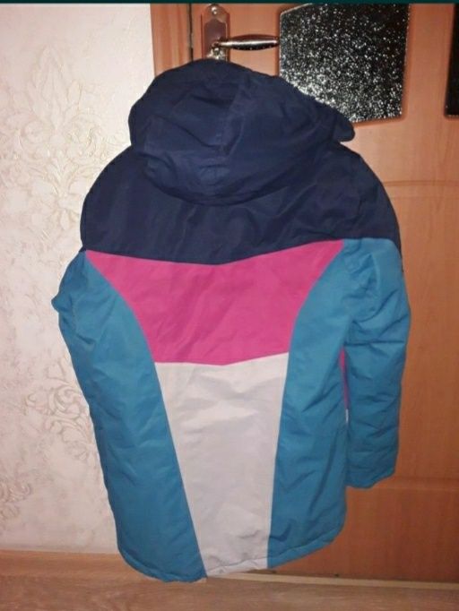 Фирменная лыжная куртка размер S