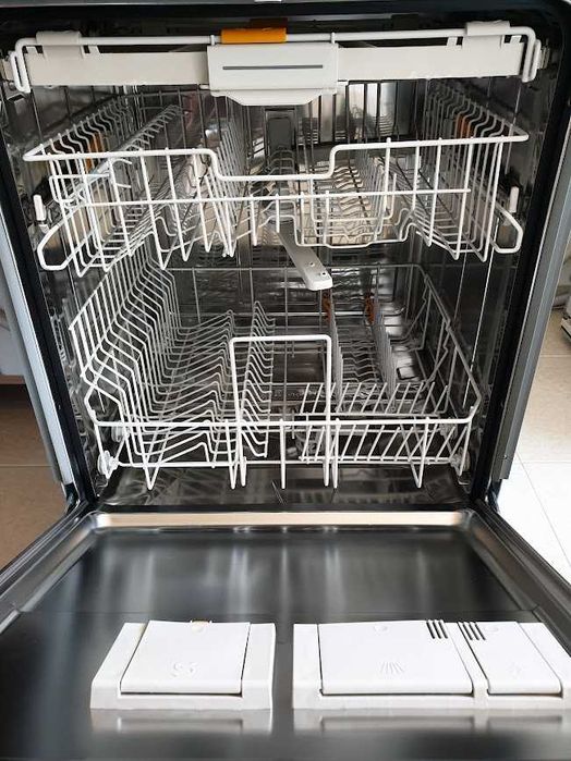 Inox Miele Auto Open QuickPower Wash Съдомиялна - Частично Вграждане