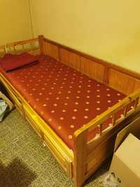 Дървено легло с матрак и рамка