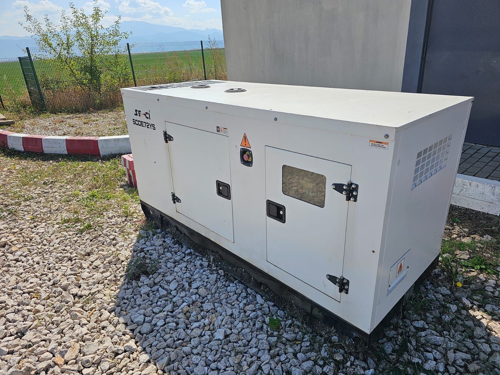 Generator trifazat 72 kva ( 57 kw )  Senci de inchiriat-5000 lei/luna