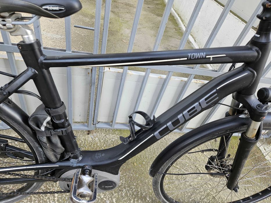 Електрически велосипед 28 цола CUBE BOSCH-ръчна газ до 50км.