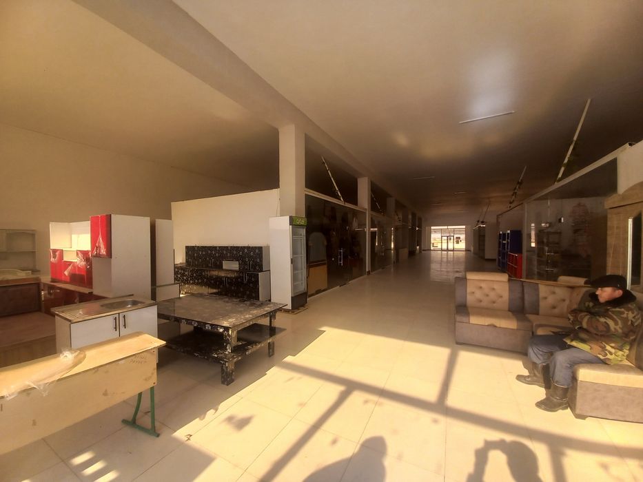 Банк балансидаги  Савдо комплекси (бозор) фоизсиз булиб тулашга сотила