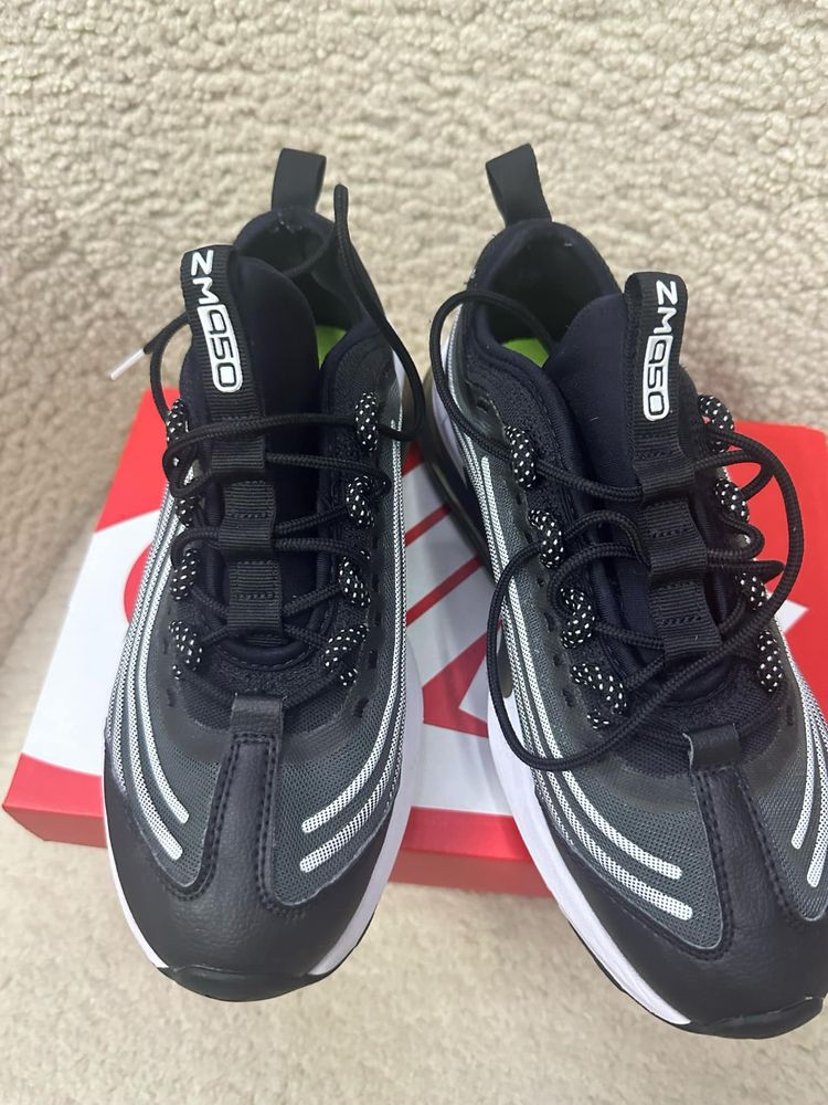 Оригинални NIKE сникърси
