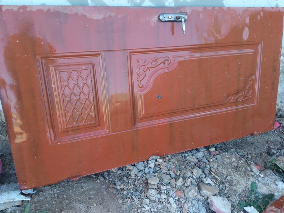 Сырткы есик сатылады