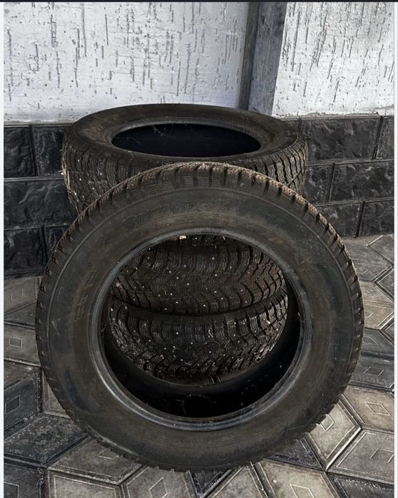 Продам шины зимные россиские