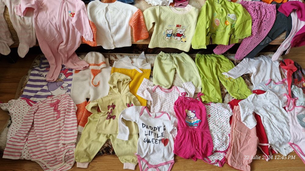 Hăinuțe pentru fetite