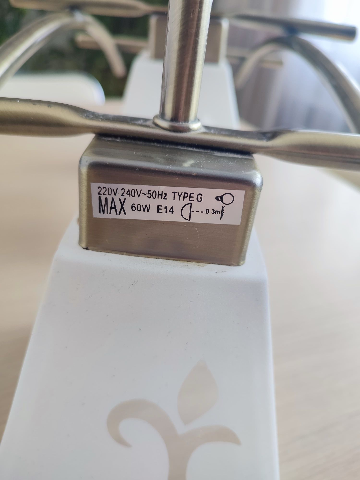 Продам люстру в спальню