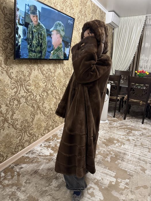 Продаю роскошную длинную стриженную норковую шубу