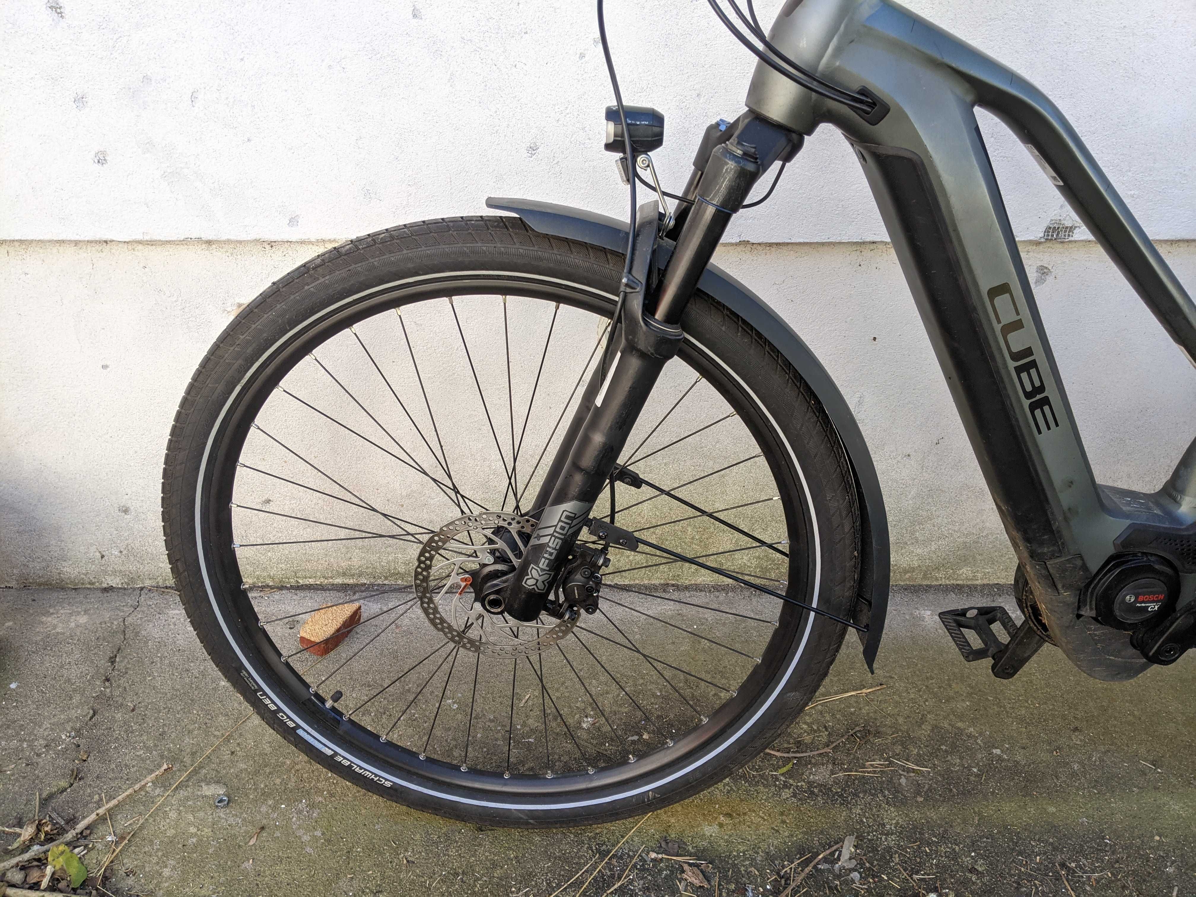 Bicicleta Cube Electrica Dama , Bosch CX , Furca Aer