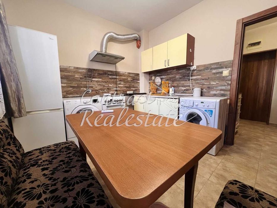 Дава се под наем Двустаен апартамент в Варна, Център - 35 кв.м за 357 € - Снимка #2