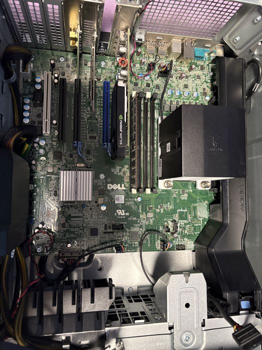 Workstation Dell Precision tower 5810 32Gb Ram 1Tb Nvme + 1 Tb Hdd