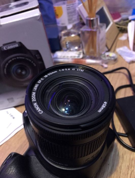 Aparat foto Canon EOS 250D