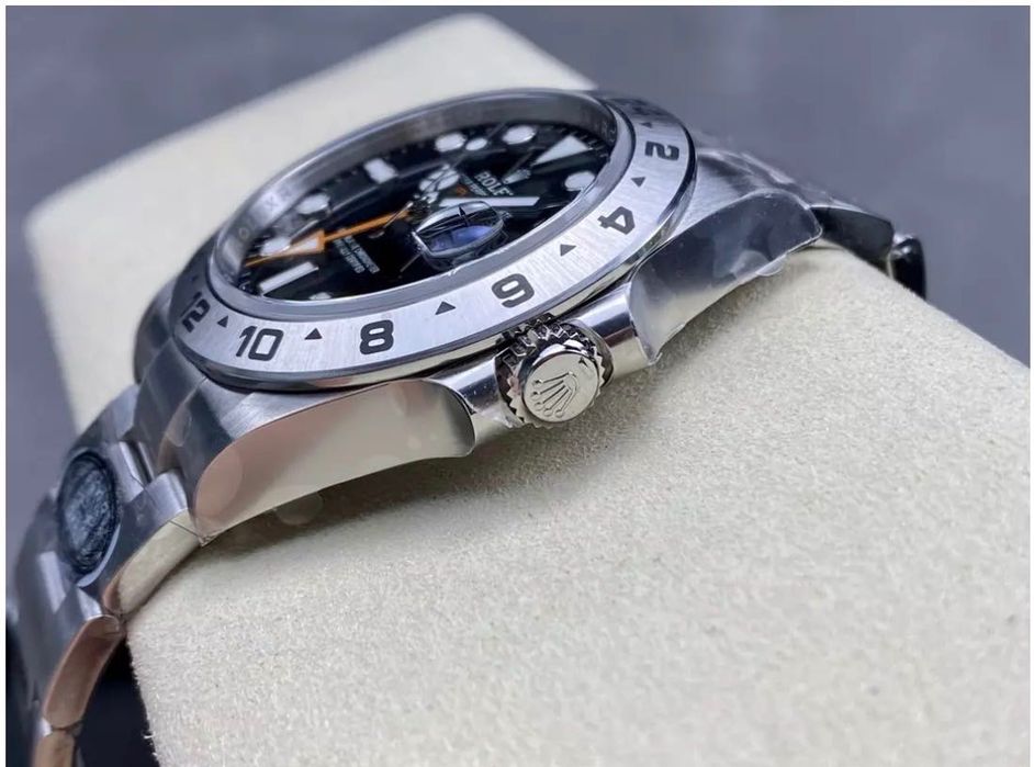 Rolex Explorer II , Black, 42 mm, Oystersteel, Reference 226570