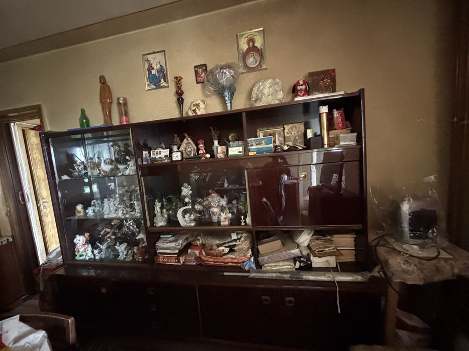 Vitrina, servanta si masa