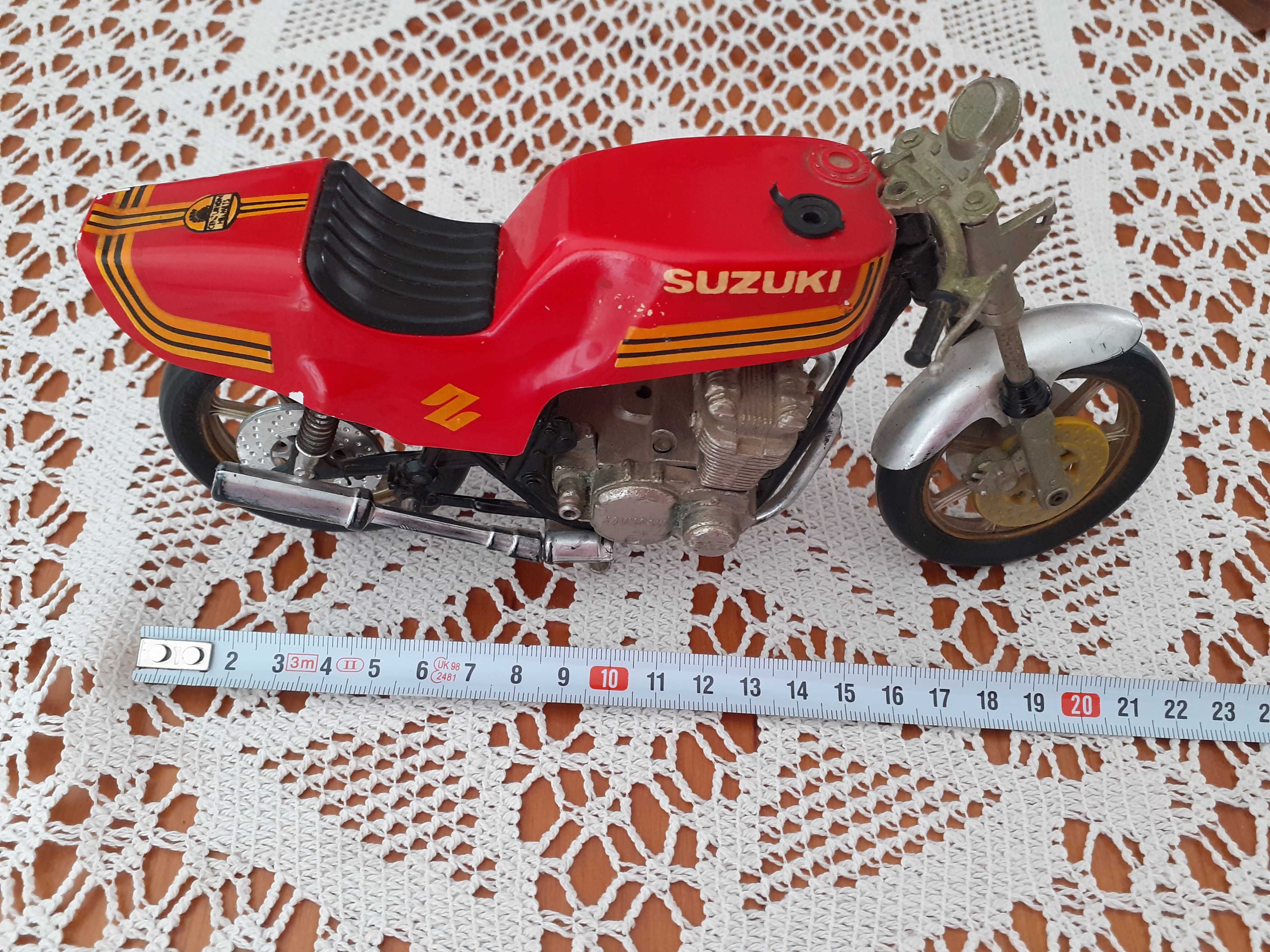 Motocicleta Suzuki vintage jucarie produsa in Spania