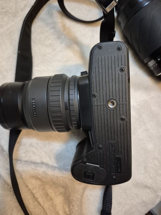 SLR Pentax Z10 cu doua obiective