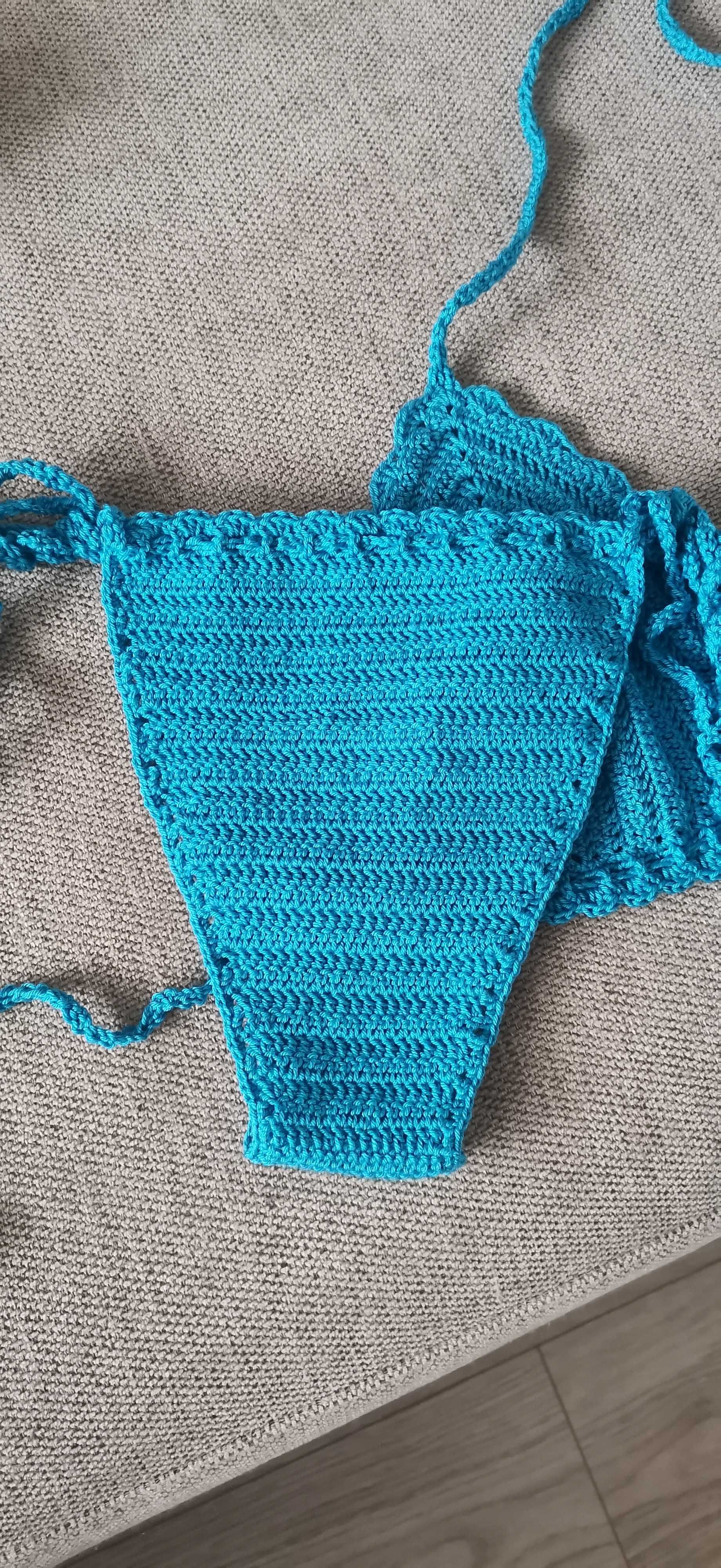 Costum de baie croșetat