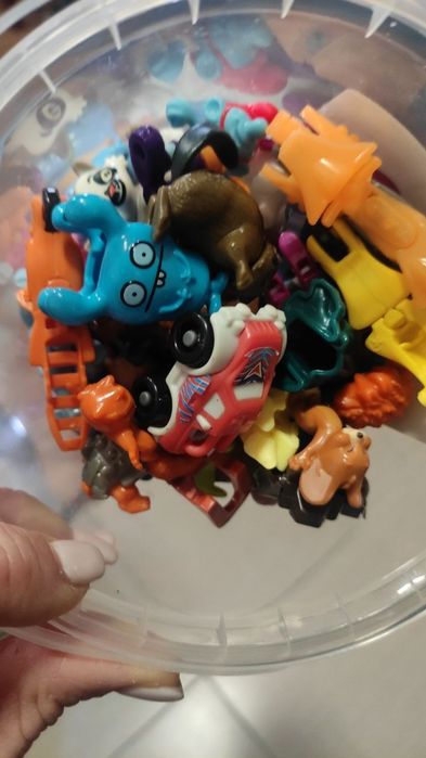 Киндер сюрприз ,игрушки игрушки от киндера