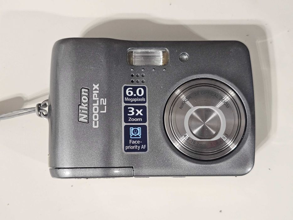 Aparat foto digital compact Nikon Coolpix L2 Y2K 6MP 3xZoom