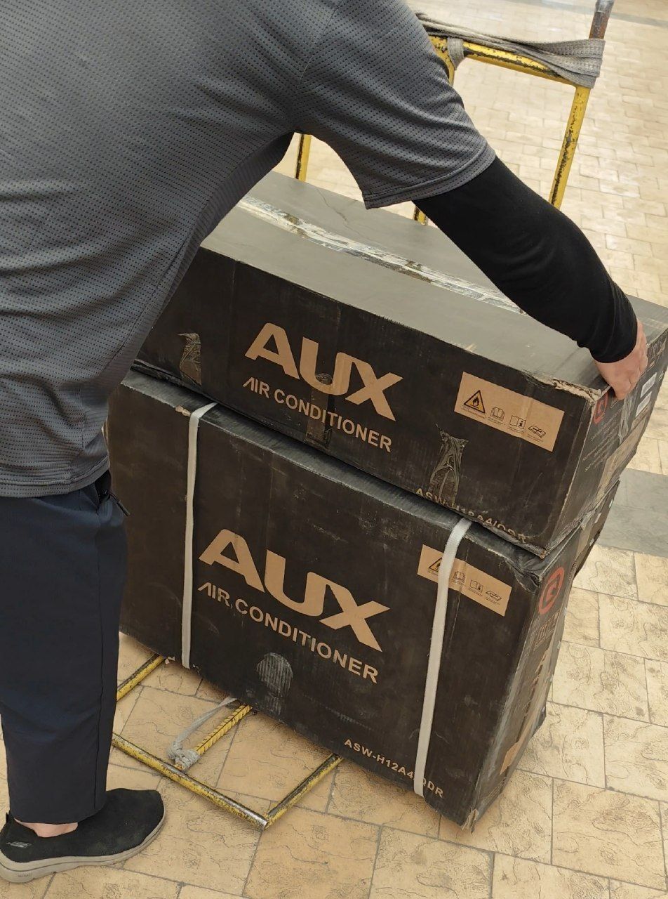 AUX 12 new inverter + заводской кронштейн
AUX 12 new inverter + заводс