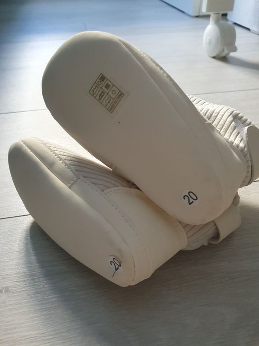 Papuci/incaltaminte de interior bebe