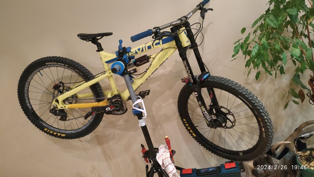 Devinci Jonson S