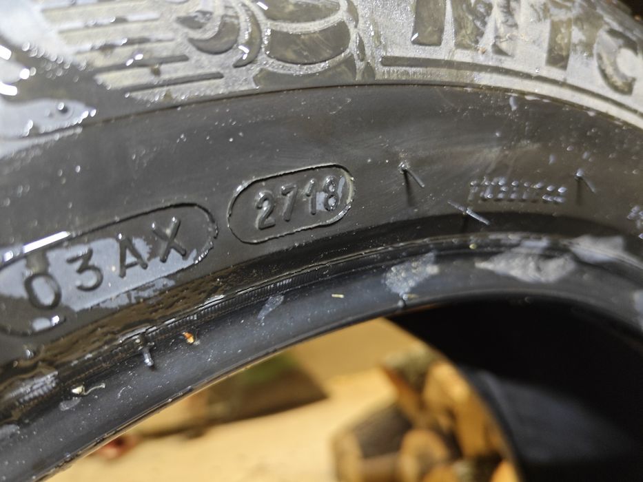 255 / 50 / 19 Michelin Pilot Alpin 5 SUV