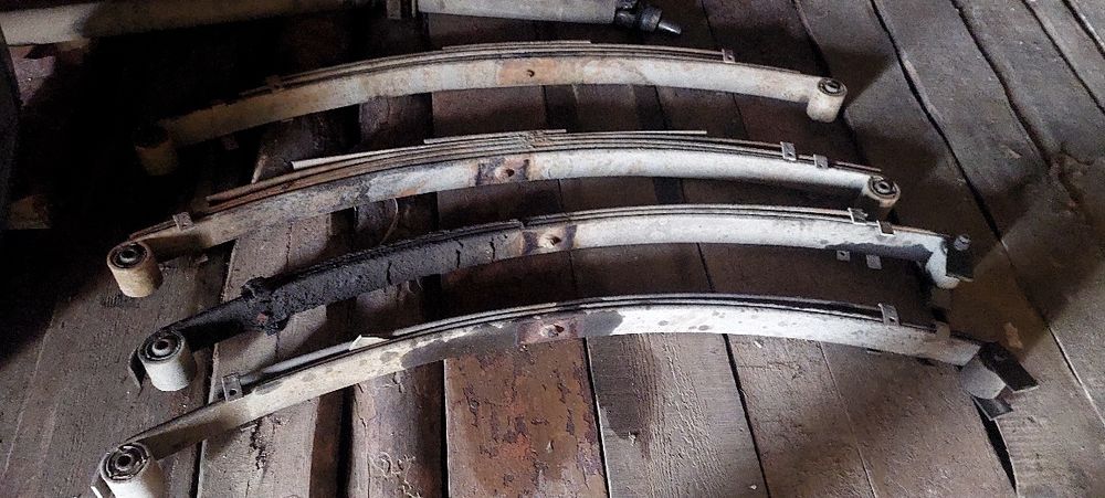 Продам ресоры газель есть