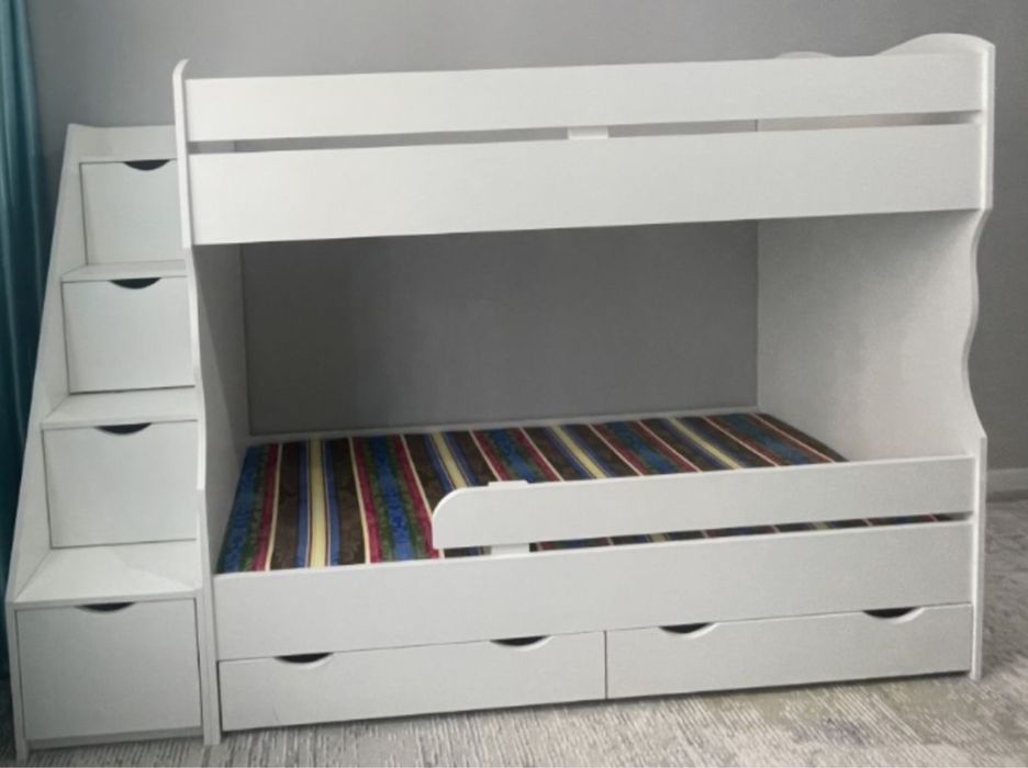 Двухярусный кровать