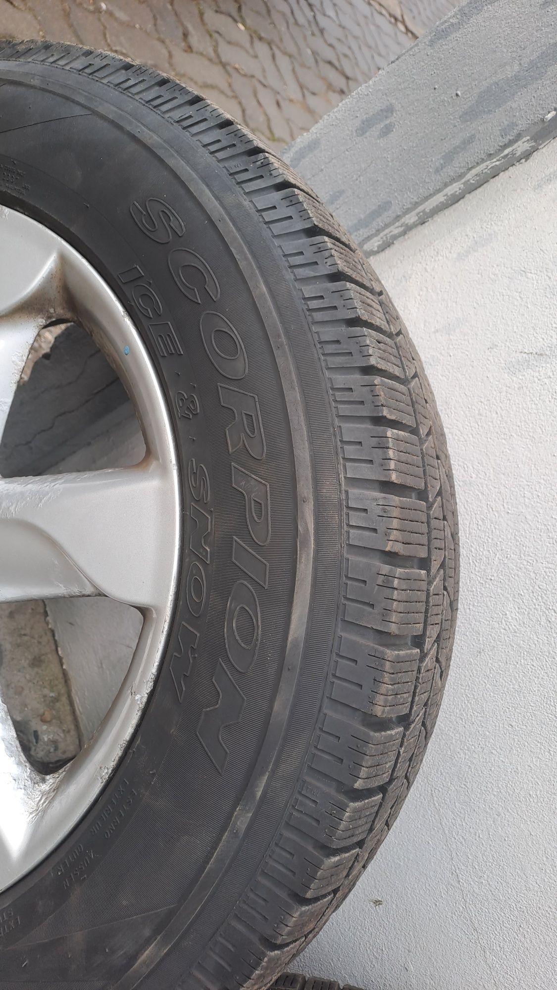 Jante aliaj 5x114.3 cu anvelope Iarna Pirelli 235 65 R18 900 lei